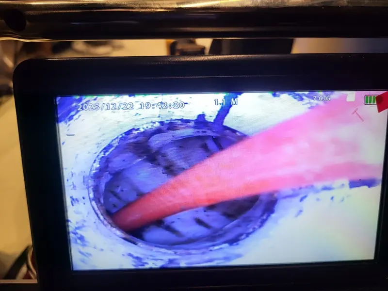 울산 남구 스프링 장비가 관 안으로 들어간 내시경 화면